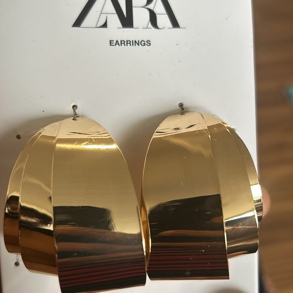 Zara earrings - Picture 2 of 3